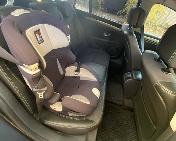 Серый Рено Лагуна, объемом двигателя 1.46 л и пробегом 294 тыс. км за 6000 $, фото 12 на Automoto.ua