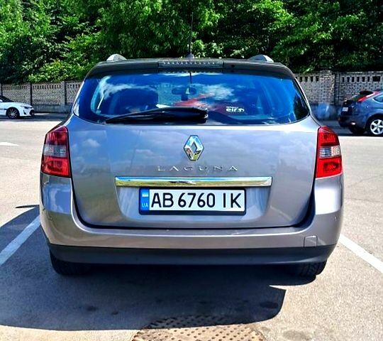 Серый Рено Лагуна, объемом двигателя 1.5 л и пробегом 247 тыс. км за 7800 $, фото 2 на Automoto.ua