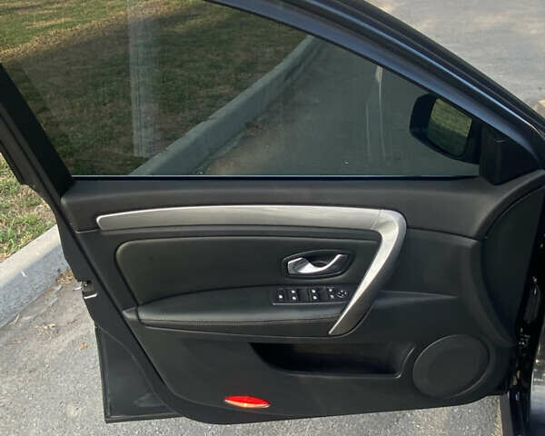 Серый Рено Лагуна, объемом двигателя 1.5 л и пробегом 275 тыс. км за 6150 $, фото 15 на Automoto.ua