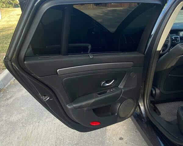 Серый Рено Лагуна, объемом двигателя 1.5 л и пробегом 275 тыс. км за 6150 $, фото 17 на Automoto.ua