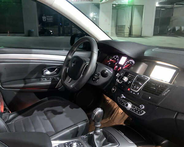 Серый Рено Лагуна, объемом двигателя 1.5 л и пробегом 275 тыс. км за 6150 $, фото 35 на Automoto.ua