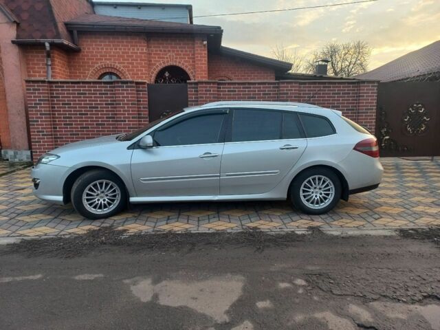 Серый Рено Лагуна, объемом двигателя 1.5 л и пробегом 173 тыс. км за 7500 $, фото 3 на Automoto.ua