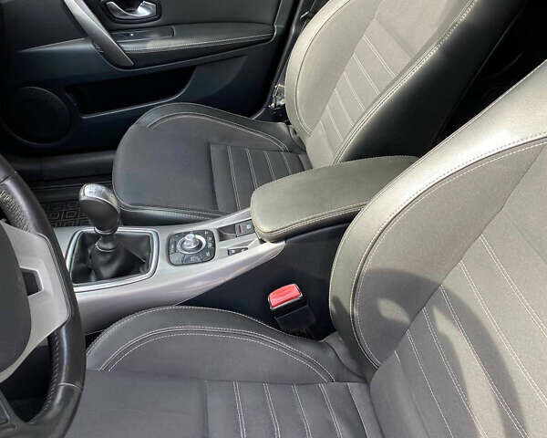 Серый Рено Лагуна, объемом двигателя 1.46 л и пробегом 299 тыс. км за 7200 $, фото 18 на Automoto.ua