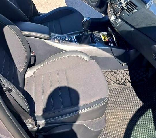 Серый Рено Лагуна, объемом двигателя 1.5 л и пробегом 247 тыс. км за 7800 $, фото 4 на Automoto.ua