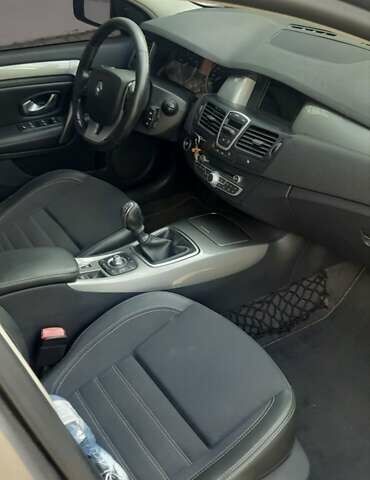 Серый Рено Лагуна, объемом двигателя 1.5 л и пробегом 300 тыс. км за 7150 $, фото 2 на Automoto.ua