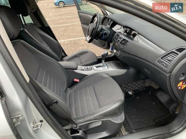 Сірий Рено Лагуна, об'ємом двигуна 2 л та пробігом 335 тис. км за 7600 $, фото 9 на Automoto.ua