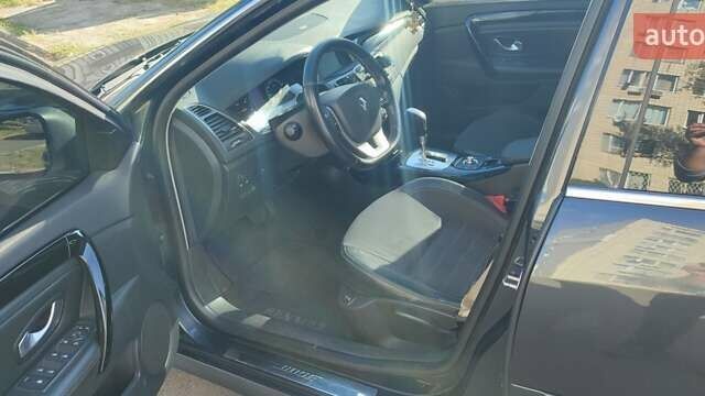 Серый Рено Лагуна, объемом двигателя 2 л и пробегом 300 тыс. км за 7900 $, фото 5 на Automoto.ua