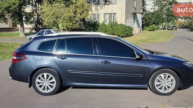 Серый Рено Лагуна, объемом двигателя 2 л и пробегом 300 тыс. км за 7900 $, фото 3 на Automoto.ua