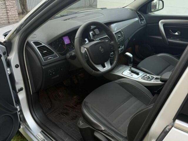 Серый Рено Лагуна, объемом двигателя 2 л и пробегом 225 тыс. км за 8400 $, фото 5 на Automoto.ua