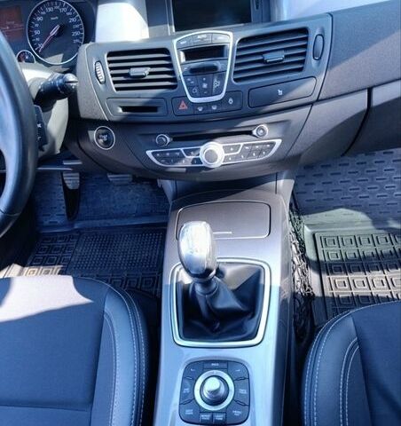 Серый Рено Лагуна, объемом двигателя 1.5 л и пробегом 228 тыс. км за 7650 $, фото 19 на Automoto.ua