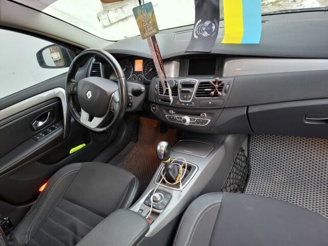 Сірий Рено Лагуна, об'ємом двигуна 2 л та пробігом 255 тис. км за 7300 $, фото 4 на Automoto.ua