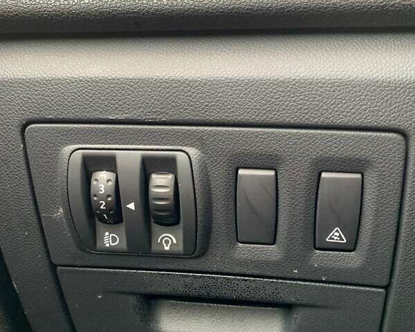 Сірий Рено Лагуна, об'ємом двигуна 2 л та пробігом 335 тис. км за 7600 $, фото 6 на Automoto.ua