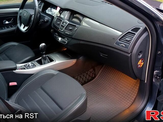 Серый Рено Лагуна, объемом двигателя 1.5 л и пробегом 357 тыс. км за 5800 $, фото 5 на Automoto.ua