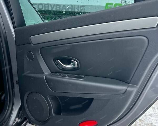 Серый Рено Лагуна, объемом двигателя 1.46 л и пробегом 350 тыс. км за 6800 $, фото 11 на Automoto.ua