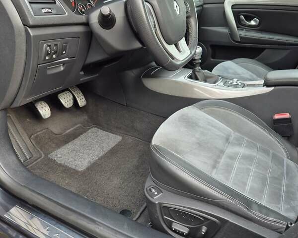 Серый Рено Лагуна, объемом двигателя 1.46 л и пробегом 204 тыс. км за 9400 $, фото 21 на Automoto.ua