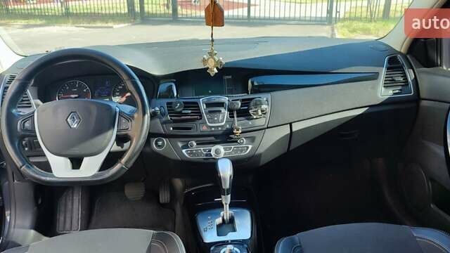 Серый Рено Лагуна, объемом двигателя 2 л и пробегом 300 тыс. км за 7900 $, фото 8 на Automoto.ua