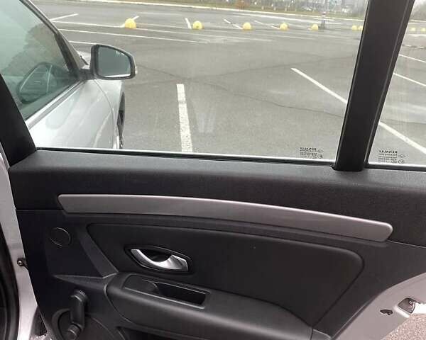 Серый Рено Лагуна, объемом двигателя 1.46 л и пробегом 334 тыс. км за 6500 $, фото 12 на Automoto.ua