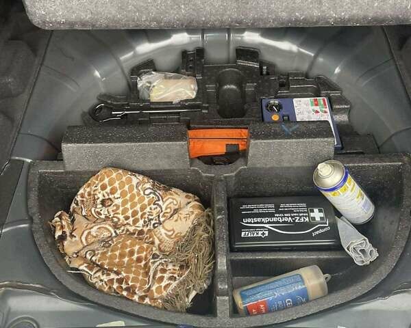 Серый Рено Лагуна, объемом двигателя 2 л и пробегом 225 тыс. км за 9500 $, фото 13 на Automoto.ua