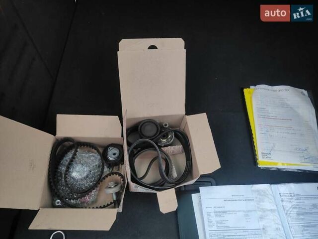 Серый Рено Лагуна, объемом двигателя 1.5 л и пробегом 220 тыс. км за 9300 $, фото 21 на Automoto.ua