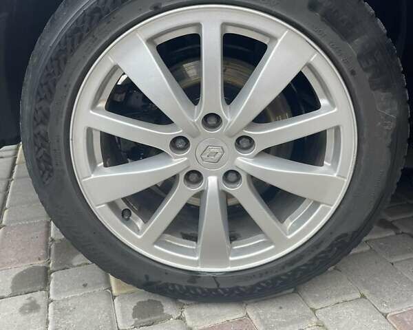 Серый Рено Лагуна, объемом двигателя 2 л и пробегом 225 тыс. км за 9500 $, фото 7 на Automoto.ua