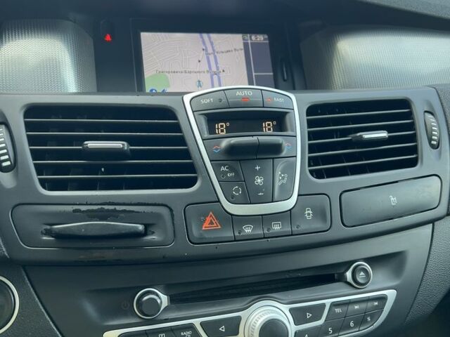 Серый Рено Лагуна, объемом двигателя 1.5 л и пробегом 345 тыс. км за 7000 $, фото 16 на Automoto.ua