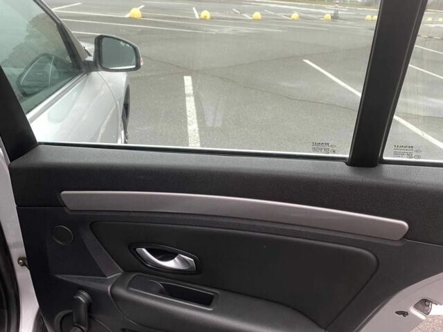 Серый Рено Лагуна, объемом двигателя 1.5 л и пробегом 334 тыс. км за 6900 $, фото 16 на Automoto.ua