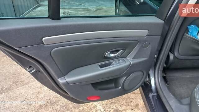 Сірий Рено Лагуна, об'ємом двигуна 2 л та пробігом 254 тис. км за 9300 $, фото 14 на Automoto.ua