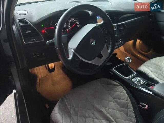 Серый Рено Лагуна, объемом двигателя 1.5 л и пробегом 220 тыс. км за 9300 $, фото 5 на Automoto.ua