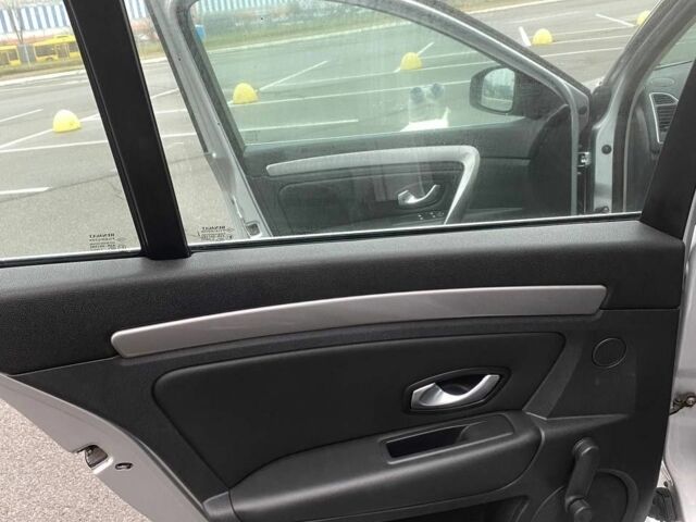 Серый Рено Лагуна, объемом двигателя 1.5 л и пробегом 334 тыс. км за 6900 $, фото 15 на Automoto.ua