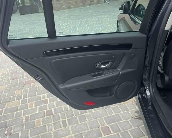 Серый Рено Лагуна, объемом двигателя 2 л и пробегом 225 тыс. км за 9500 $, фото 24 на Automoto.ua