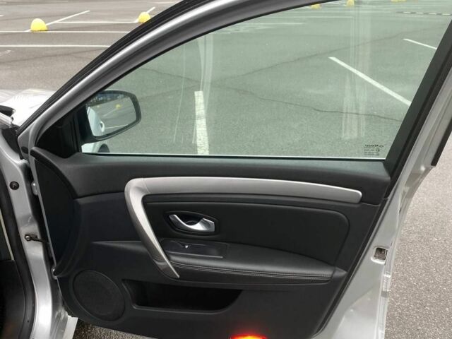 Серый Рено Лагуна, объемом двигателя 1.5 л и пробегом 334 тыс. км за 6900 $, фото 13 на Automoto.ua