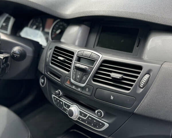 Серый Рено Лагуна, объемом двигателя 1.46 л и пробегом 195 тыс. км за 7700 $, фото 15 на Automoto.ua