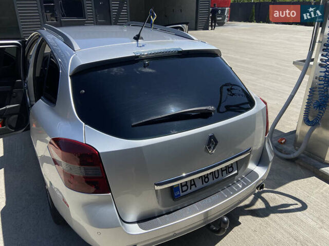 Сірий Рено Лагуна, об'ємом двигуна 2 л та пробігом 236 тис. км за 9950 $, фото 5 на Automoto.ua