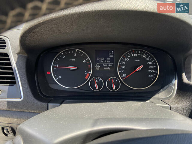 Сірий Рено Лагуна, об'ємом двигуна 2 л та пробігом 236 тис. км за 9950 $, фото 9 на Automoto.ua