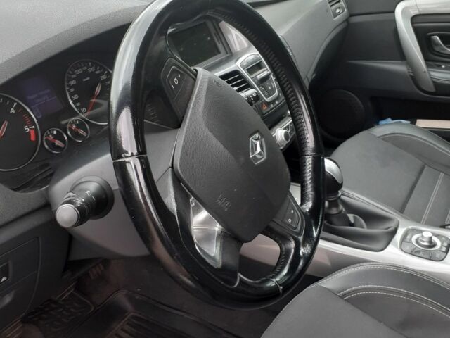 Серый Рено Лагуна, объемом двигателя 1.5 л и пробегом 253 тыс. км за 7200 $, фото 6 на Automoto.ua