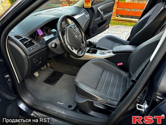 Серый Рено Лагуна, объемом двигателя 1.5 л и пробегом 260 тыс. км за 7200 $, фото 2 на Automoto.ua