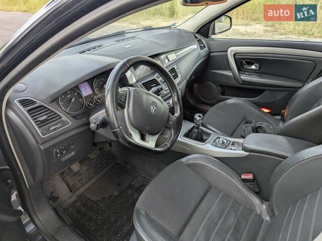 Серый Рено Лагуна, объемом двигателя 2 л и пробегом 224 тыс. км за 7900 $, фото 3 на Automoto.ua
