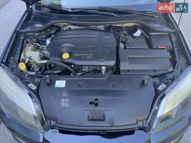 Серый Рено Лагуна, объемом двигателя 2 л и пробегом 255 тыс. км за 6500 $, фото 5 на Automoto.ua