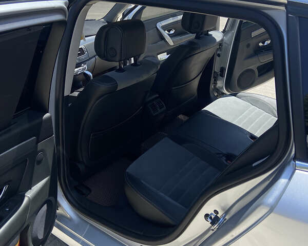 Сірий Рено Лагуна, об'ємом двигуна 2 л та пробігом 236 тис. км за 9950 $, фото 8 на Automoto.ua