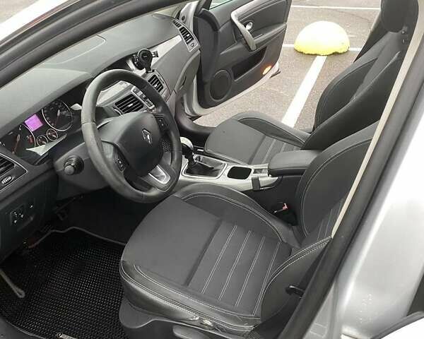 Серый Рено Лагуна, объемом двигателя 1.46 л и пробегом 334 тыс. км за 6500 $, фото 8 на Automoto.ua