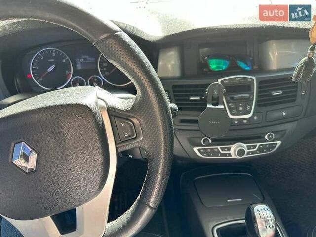 Серый Рено Лагуна, объемом двигателя 1.5 л и пробегом 210 тыс. км за 7500 $, фото 13 на Automoto.ua