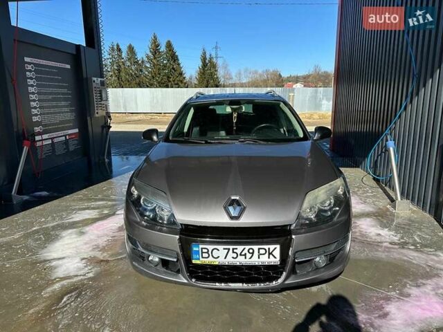 Серый Рено Лагуна, объемом двигателя 1.5 л и пробегом 210 тыс. км за 7500 $, фото 11 на Automoto.ua