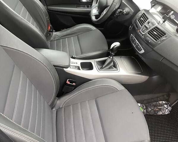 Серый Рено Лагуна, объемом двигателя 1.46 л и пробегом 334 тыс. км за 6500 $, фото 10 на Automoto.ua