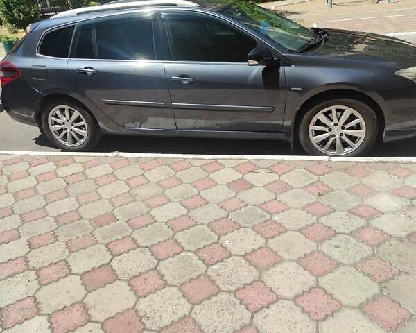 Серый Рено Лагуна, объемом двигателя 2 л и пробегом 290 тыс. км за 9500 $, фото 16 на Automoto.ua