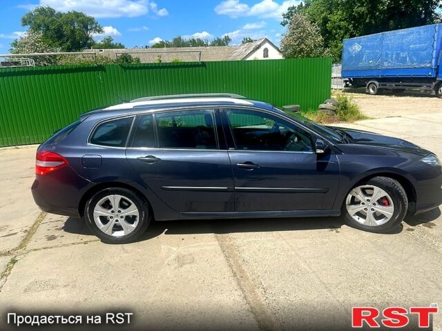 Серый Рено Лагуна, объемом двигателя 2 л и пробегом 210 тыс. км за 8000 $, фото 4 на Automoto.ua