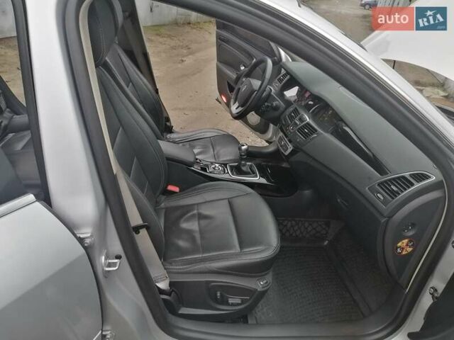 Серый Рено Лагуна, объемом двигателя 1.5 л и пробегом 348 тыс. км за 9300 $, фото 4 на Automoto.ua