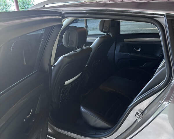 Серый Рено Лагуна, объемом двигателя 1.5 л и пробегом 217 тыс. км за 9200 $, фото 4 на Automoto.ua