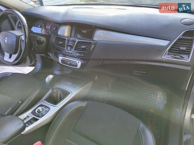 Серый Рено Лагуна, объемом двигателя 1.46 л и пробегом 305 тыс. км за 7500 $, фото 9 на Automoto.ua