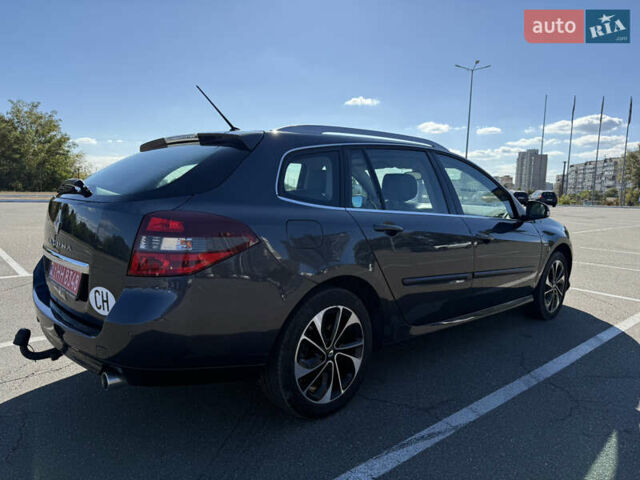 Серый Рено Лагуна, объемом двигателя 2 л и пробегом 181 тыс. км за 12500 $, фото 2 на Automoto.ua