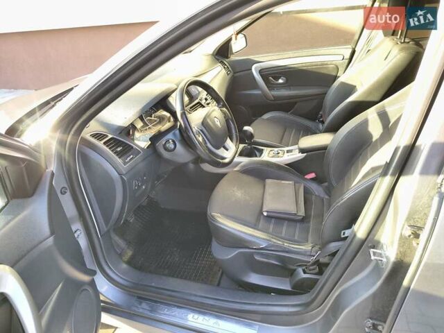 Серый Рено Лагуна, объемом двигателя 1.46 л и пробегом 305 тыс. км за 7500 $, фото 31 на Automoto.ua